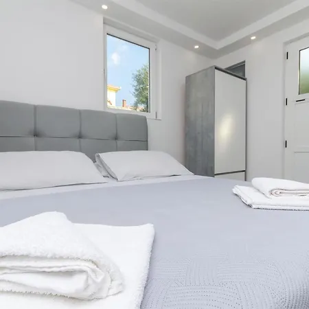 Apartments Milan Rogoznica  Extérieur photo